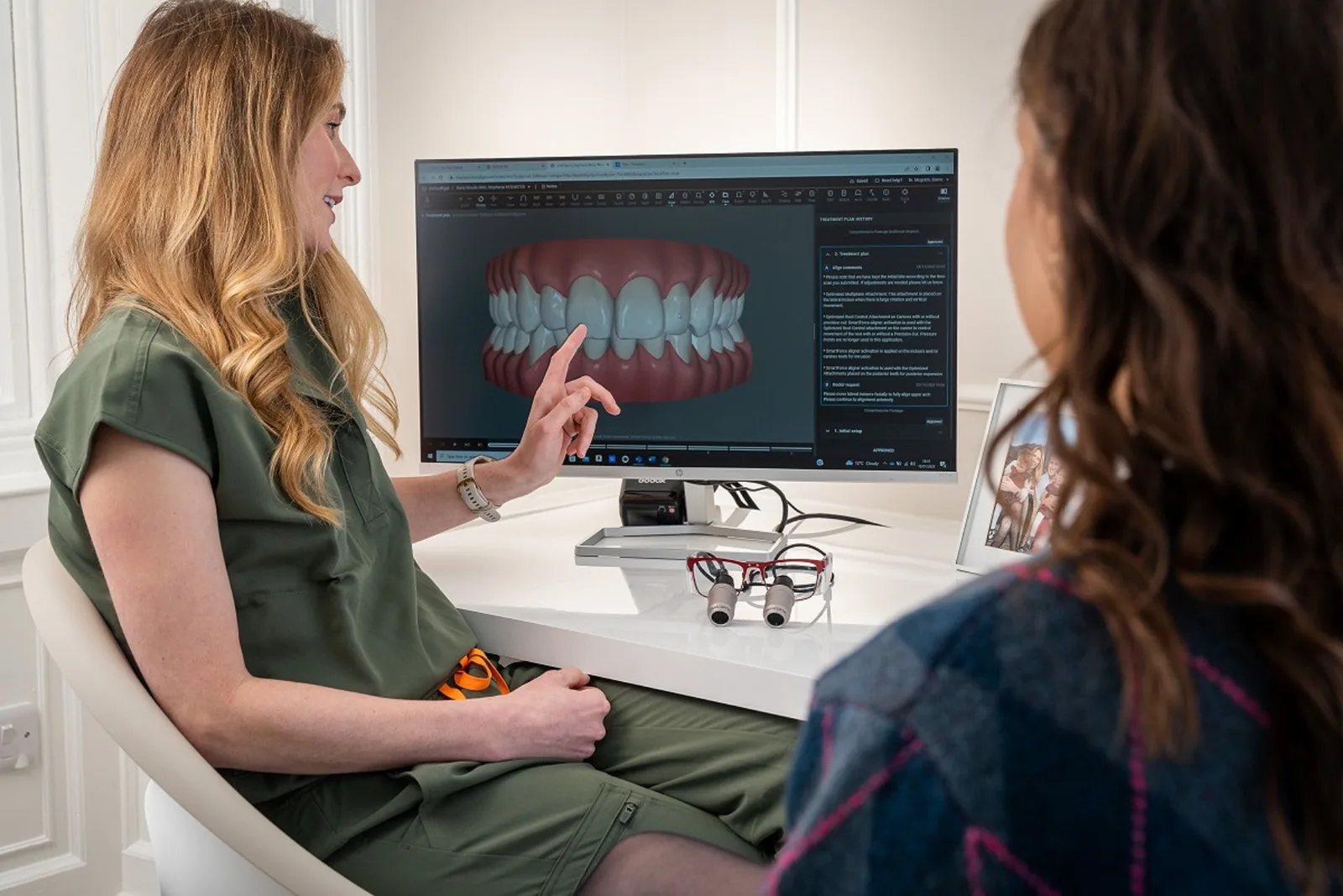 Digital treatment plan shown to the patient, alongside the Implants In North York explanation in Toronto
